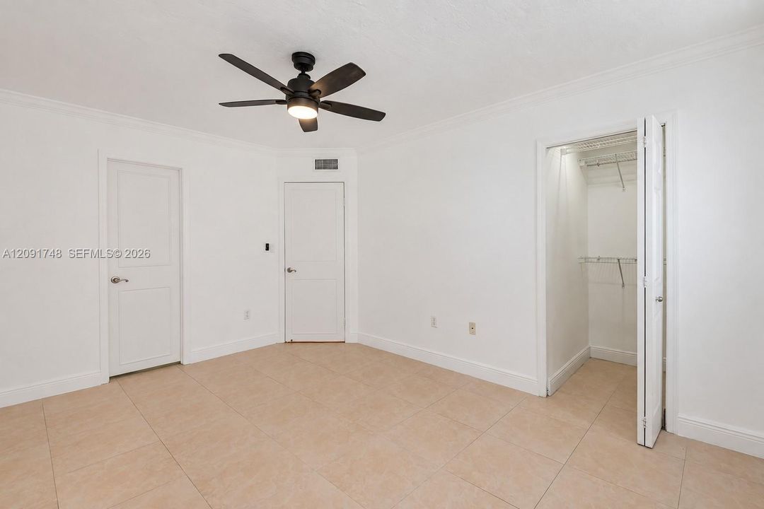 For Sale: $425,000 (2 beds, 2 baths, 1000 Square Feet)