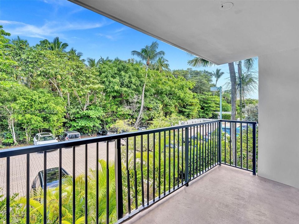 For Sale: $779,000 (2 beds, 2 baths, 1450 Square Feet)
