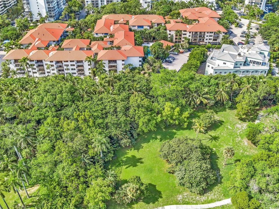 For Sale: $779,000 (2 beds, 2 baths, 1450 Square Feet)