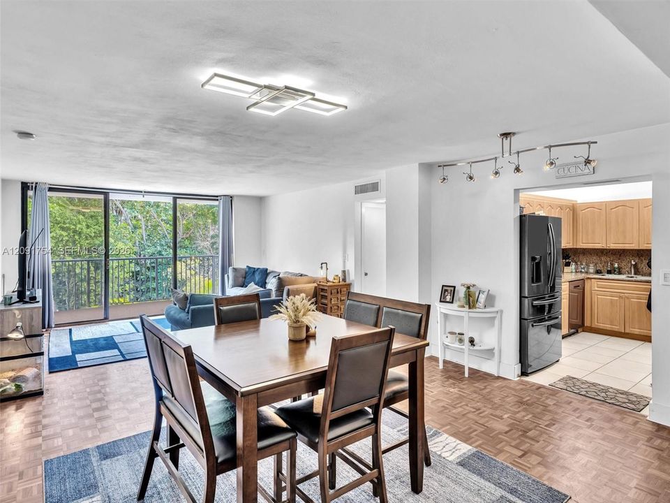 For Sale: $779,000 (2 beds, 2 baths, 1450 Square Feet)