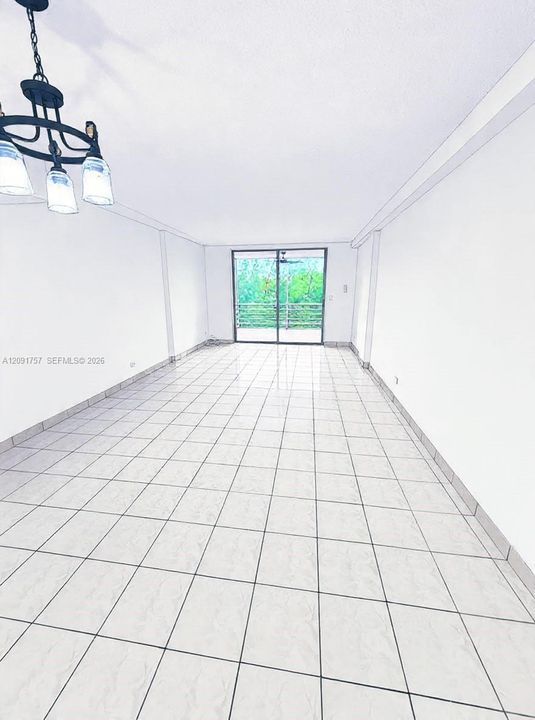 For Rent: $2,200 (1 beds, 1 baths, 865 Square Feet)