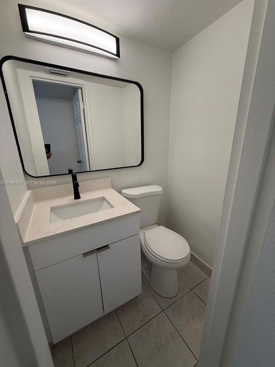For Rent: $2,200 (1 beds, 1 baths, 865 Square Feet)