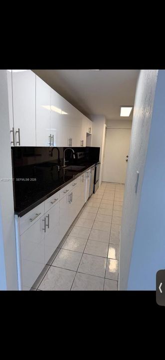 For Rent: $2,200 (1 beds, 1 baths, 865 Square Feet)