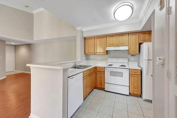 15155 Michelangelo Boulevard 306