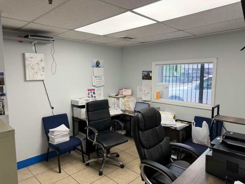 7108 NW 50th St_11