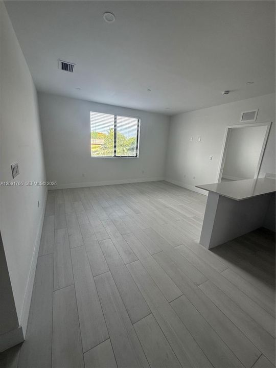 В аренду: $2,600 (2 спален, 2 ванн, 865 Квадратных фут)