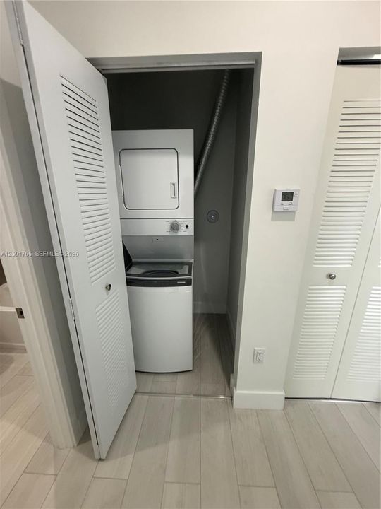 В аренду: $2,600 (2 спален, 2 ванн, 865 Квадратных фут)