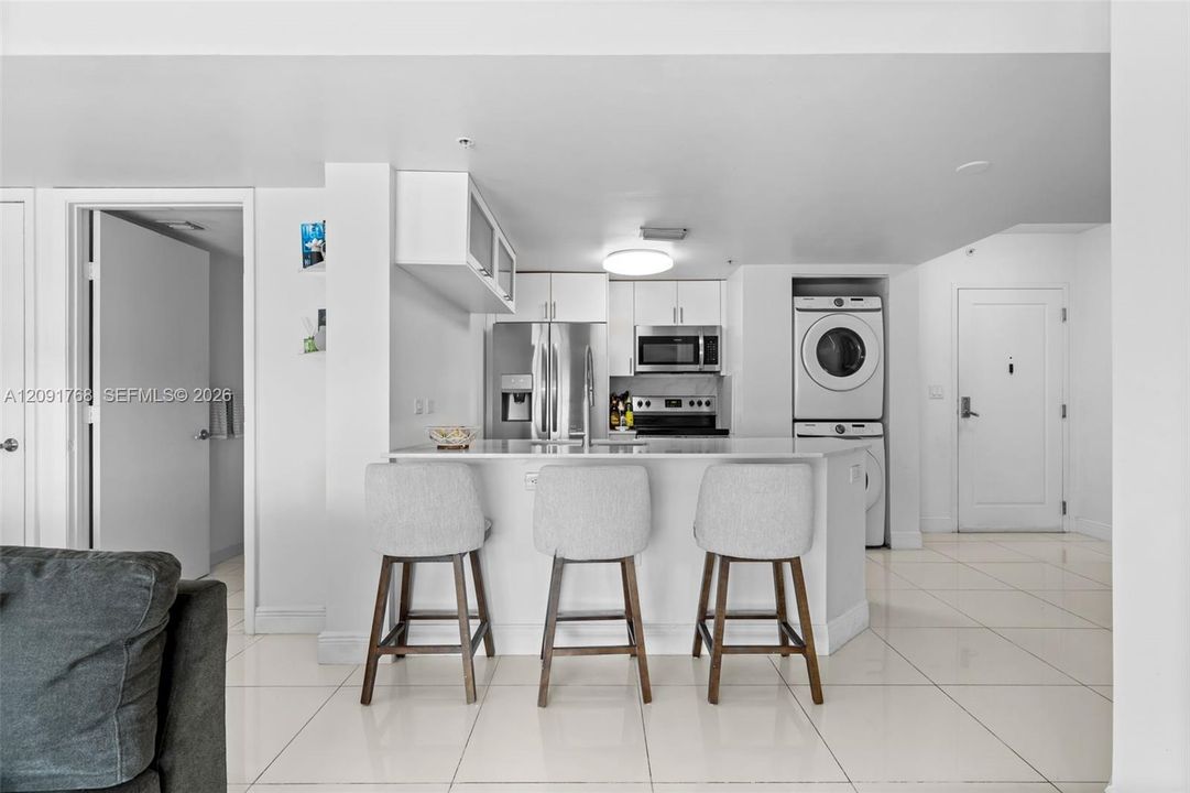 В аренду: $2,950 (2 спален, 2 ванн, 856 Квадратных фут)