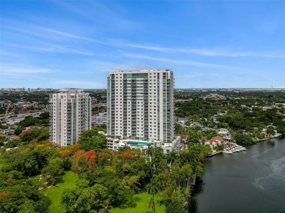 В аренду: $2,950 (2 спален, 2 ванн, 856 Квадратных фут)