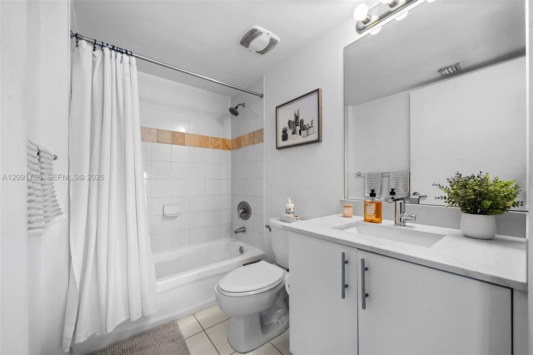 В аренду: $2,950 (2 спален, 2 ванн, 856 Квадратных фут)