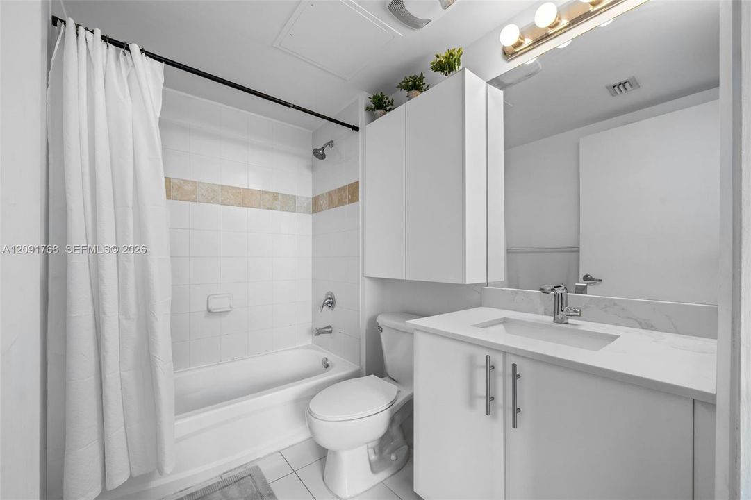 В аренду: $2,950 (2 спален, 2 ванн, 856 Квадратных фут)