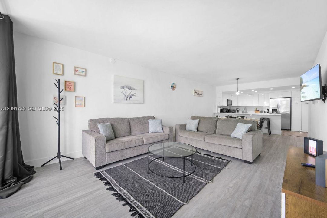 En Venta: $430,000 (1 camas, 1 baños, 1005 Pies cuadrados)