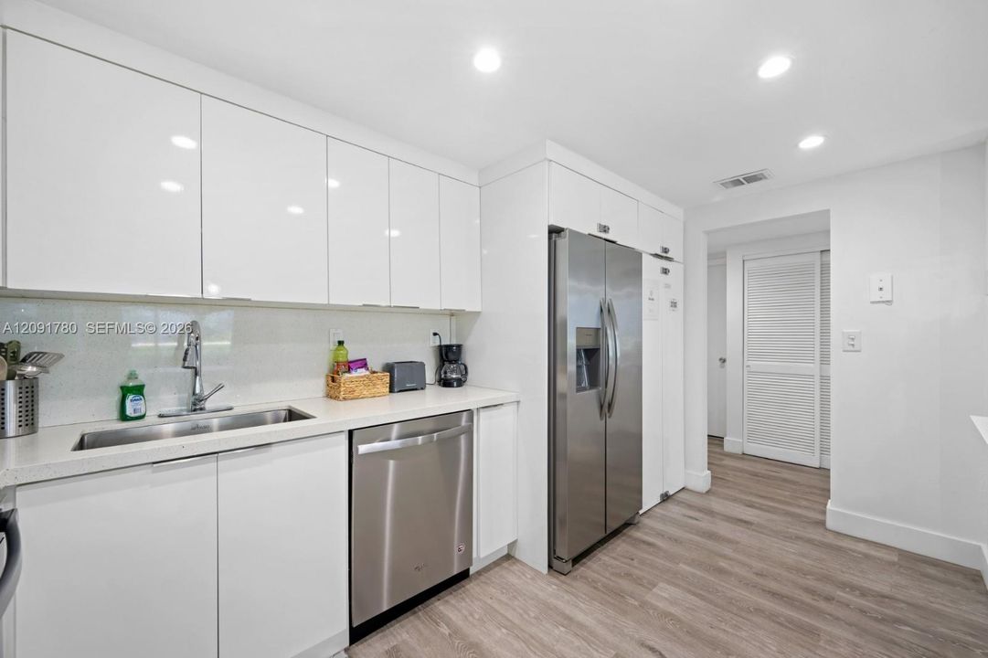 En Venta: $430,000 (1 camas, 1 baños, 1005 Pies cuadrados)