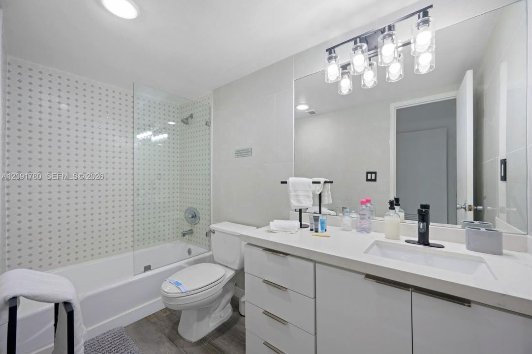 En Venta: $430,000 (1 camas, 1 baños, 1005 Pies cuadrados)