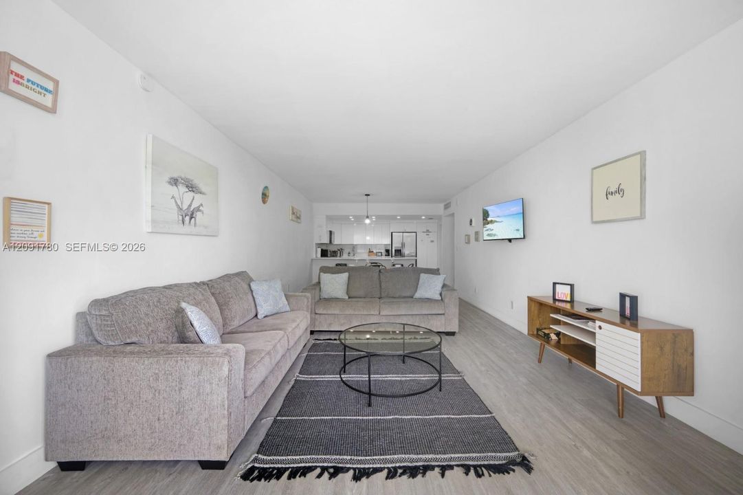 En Venta: $430,000 (1 camas, 1 baños, 1005 Pies cuadrados)