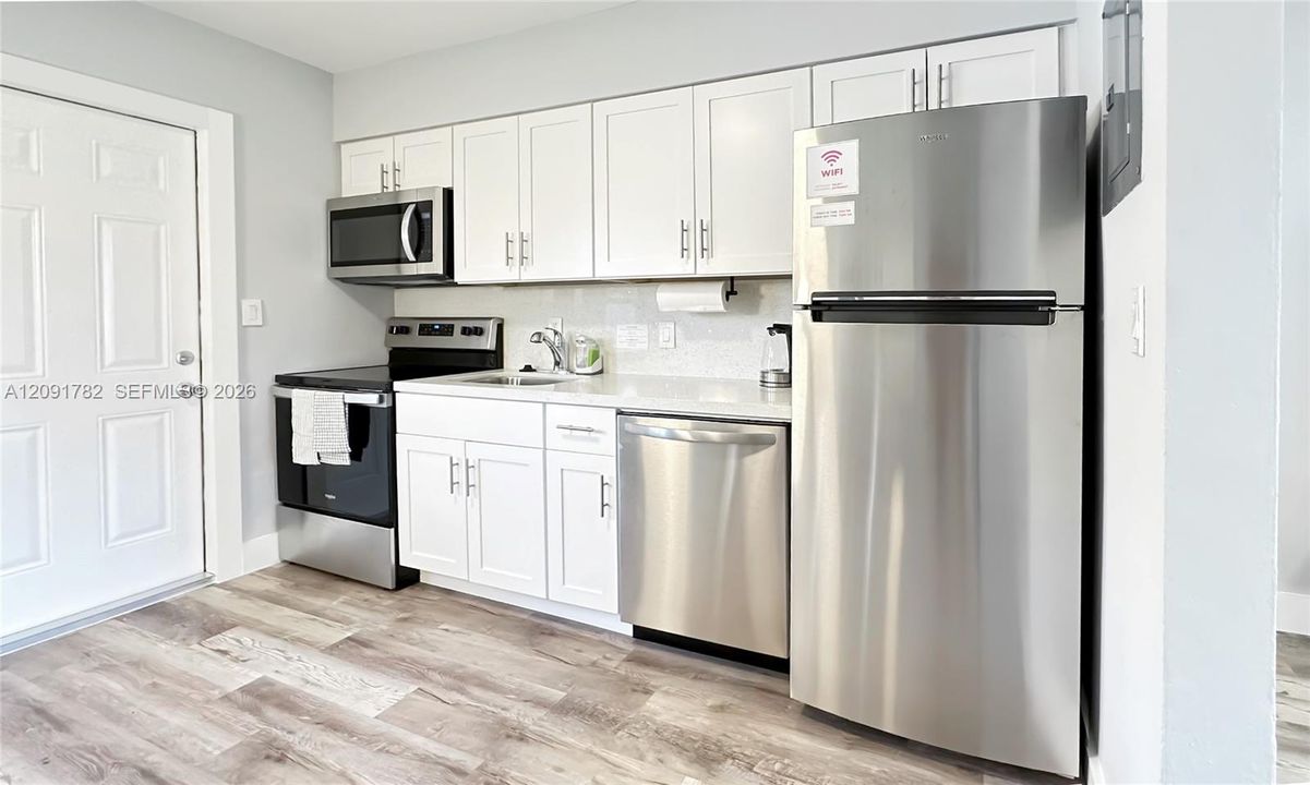 For Rent: $2,399 (2 beds, 1 baths, 1598 Square Feet)