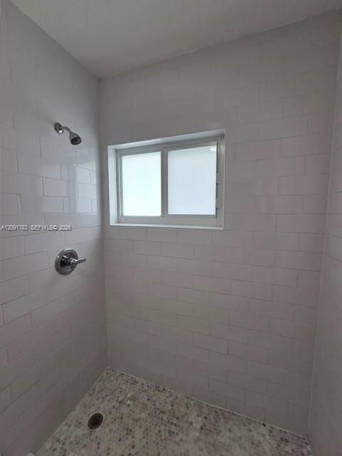 En Renta: $1,450 (0 camas, 1 baños, 2637 Pies cuadrados)