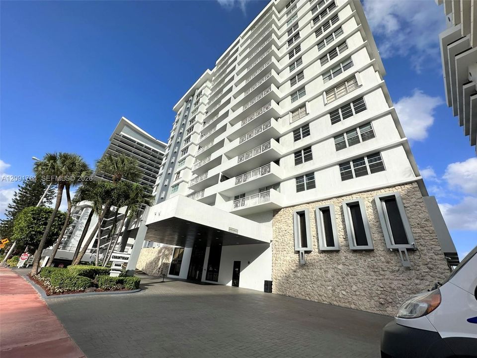 For Rent: $3,450 (1 beds, 2 baths, 1323 Square Feet)