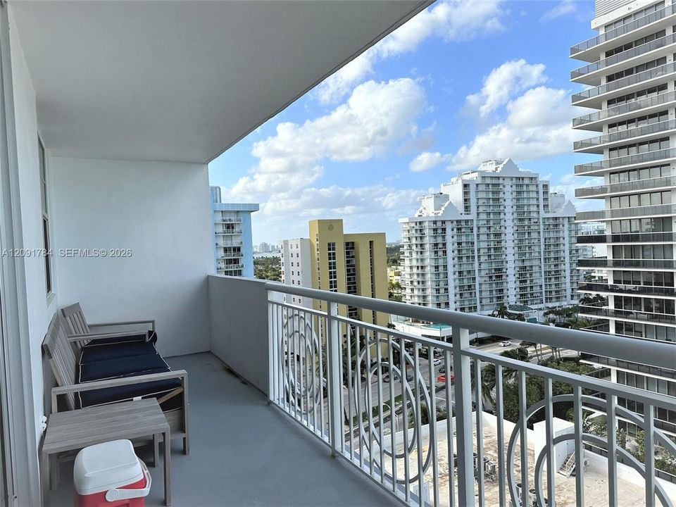For Rent: $3,450 (1 beds, 2 baths, 1323 Square Feet)