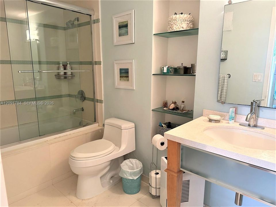 For Rent: $3,450 (1 beds, 2 baths, 1323 Square Feet)
