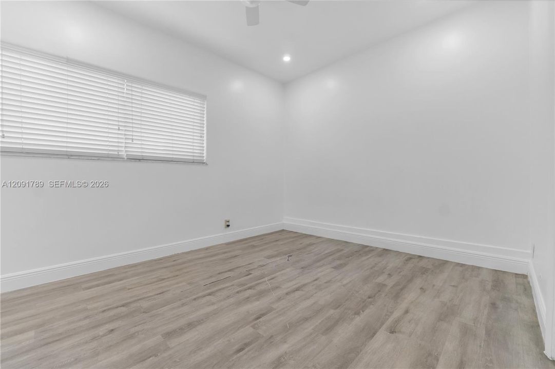 В аренду: $1,500 (1 спален, 1 ванн, 2490 Квадратных фут)
