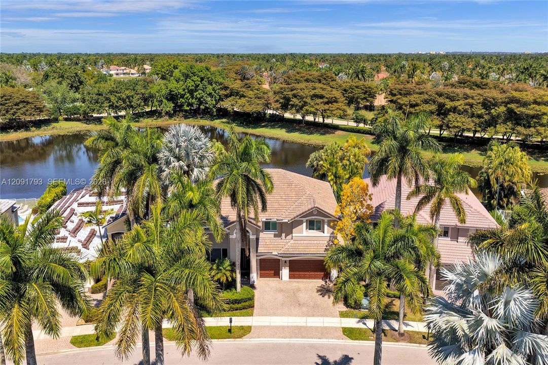 : $2,095,000 (6 camas, 4 baños, 3894 Pies cuadrados)