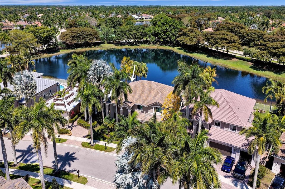 : $2,095,000 (6 camas, 4 baños, 3894 Pies cuadrados)
