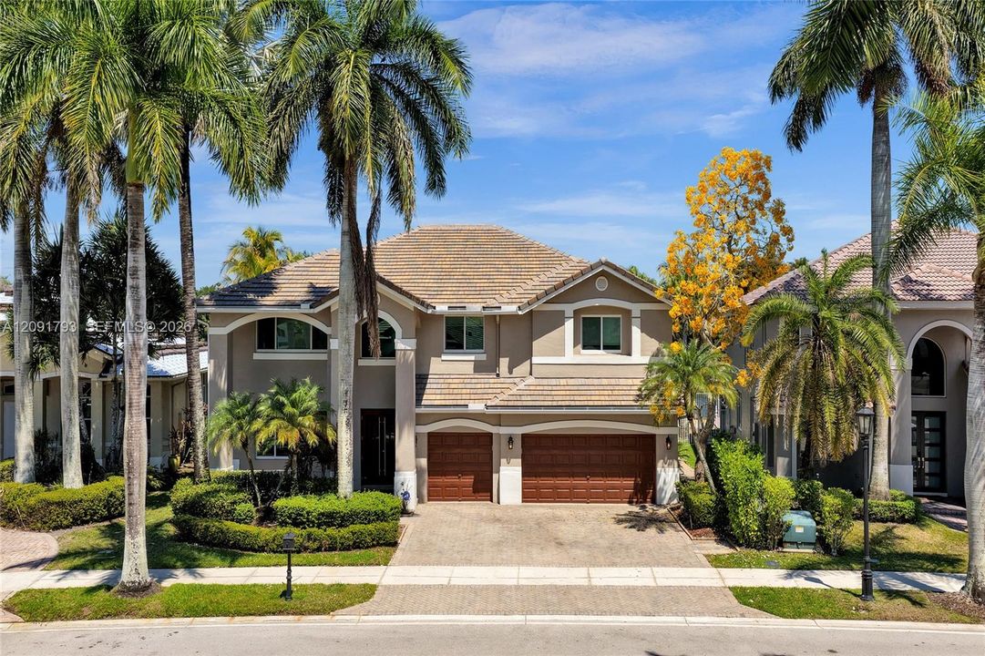 : $2,095,000 (6 camas, 4 baños, 3894 Pies cuadrados)