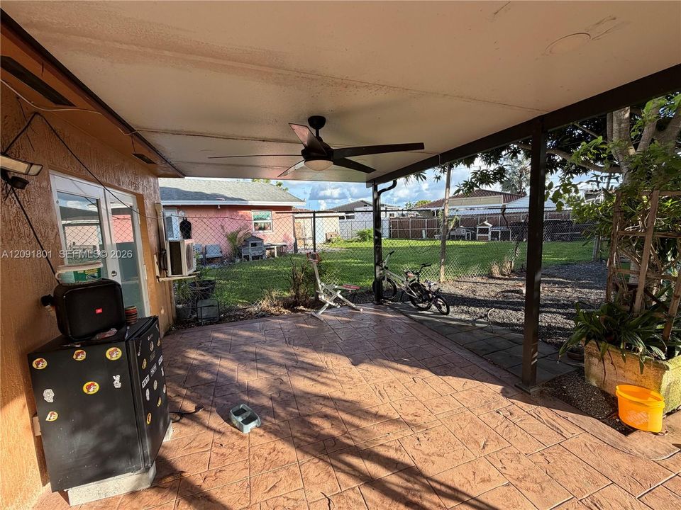 En Venta: $560,000 (4 camas, 3 baños, 1756 Pies cuadrados)