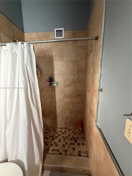 En Venta: $560,000 (4 camas, 3 baños, 1756 Pies cuadrados)