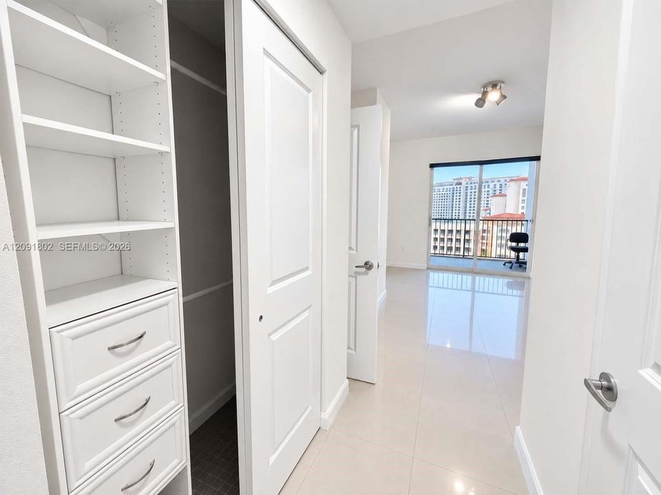 For Rent: $4,200 (2 beds, 2 baths, 1251 Square Feet)
