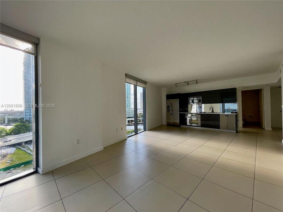 For Sale: $579,000 (2 beds, 2 baths, 1116 Square Feet)
