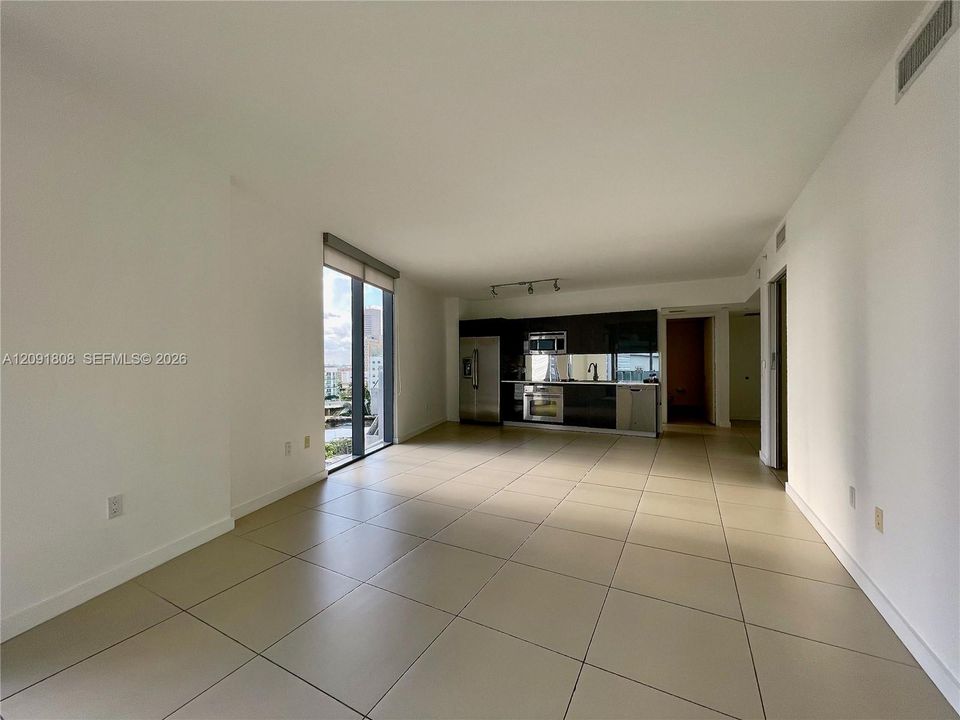 For Sale: $579,000 (2 beds, 2 baths, 1116 Square Feet)