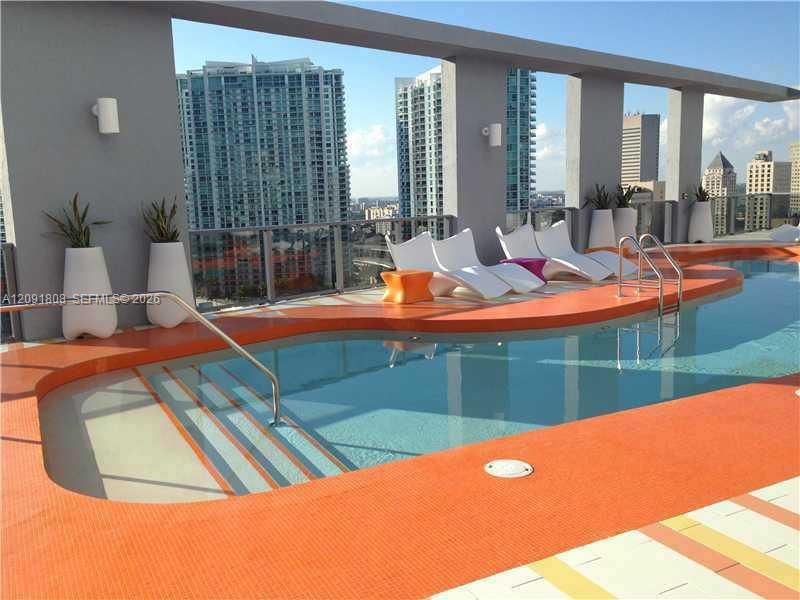 Swimming Pool/Hot Tub/Sauna