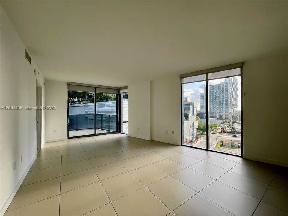 For Sale: $579,000 (2 beds, 2 baths, 1116 Square Feet)