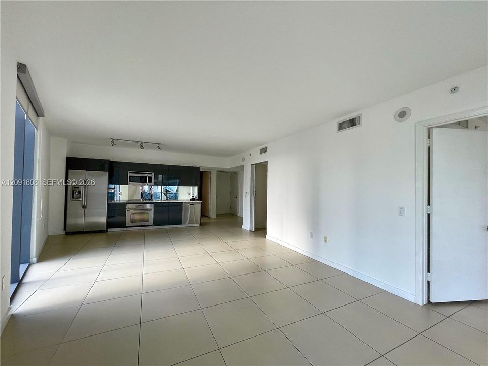 For Sale: $579,000 (2 beds, 2 baths, 1116 Square Feet)