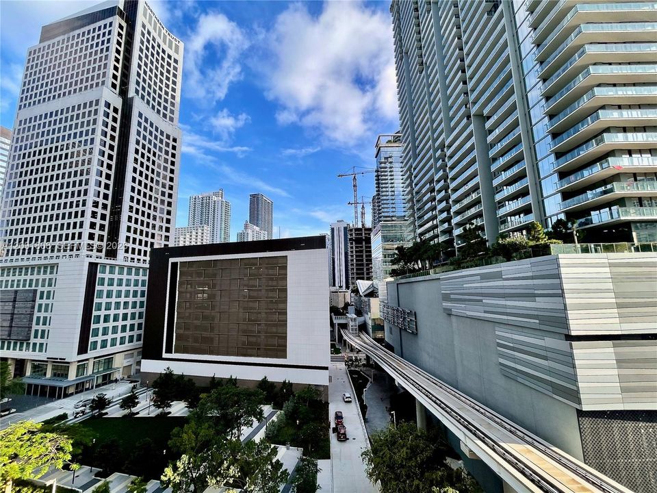 For Sale: $579,000 (2 beds, 2 baths, 1116 Square Feet)