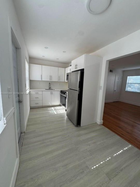 For Rent: $2,550 (2 beds, 1 baths, 3184 Square Feet)