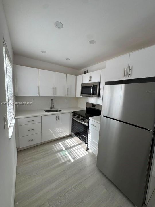 For Rent: $2,550 (2 beds, 1 baths, 3184 Square Feet)