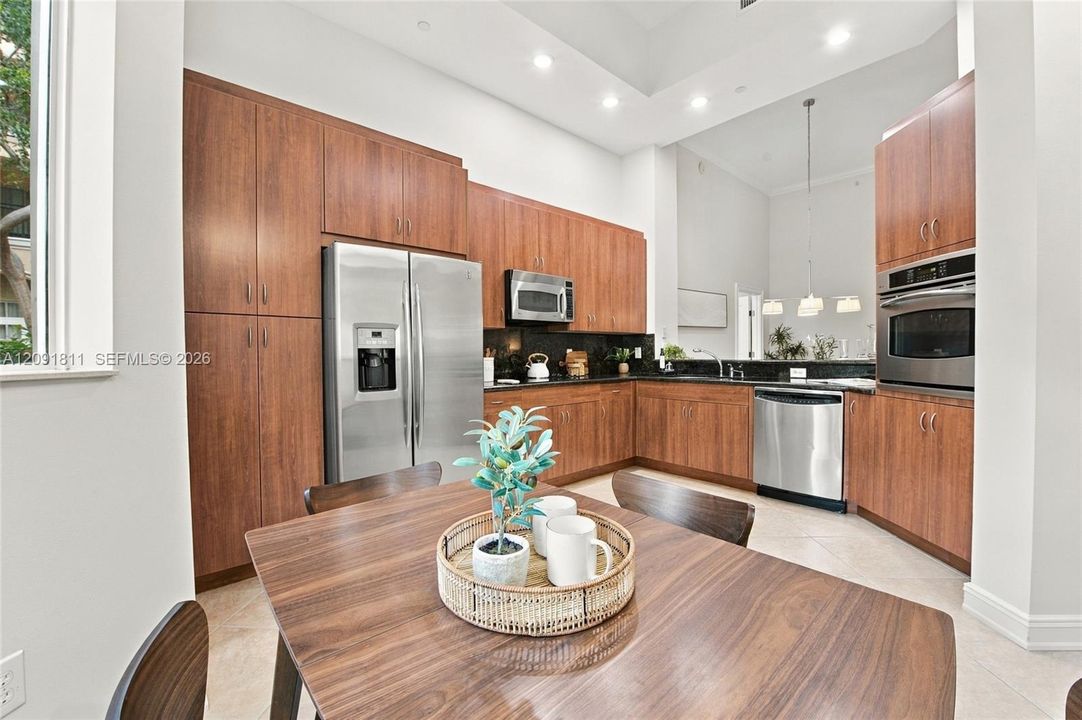 На продажу: $725,000 (3 спален, 2 ванн, 1742 Квадратных фут)