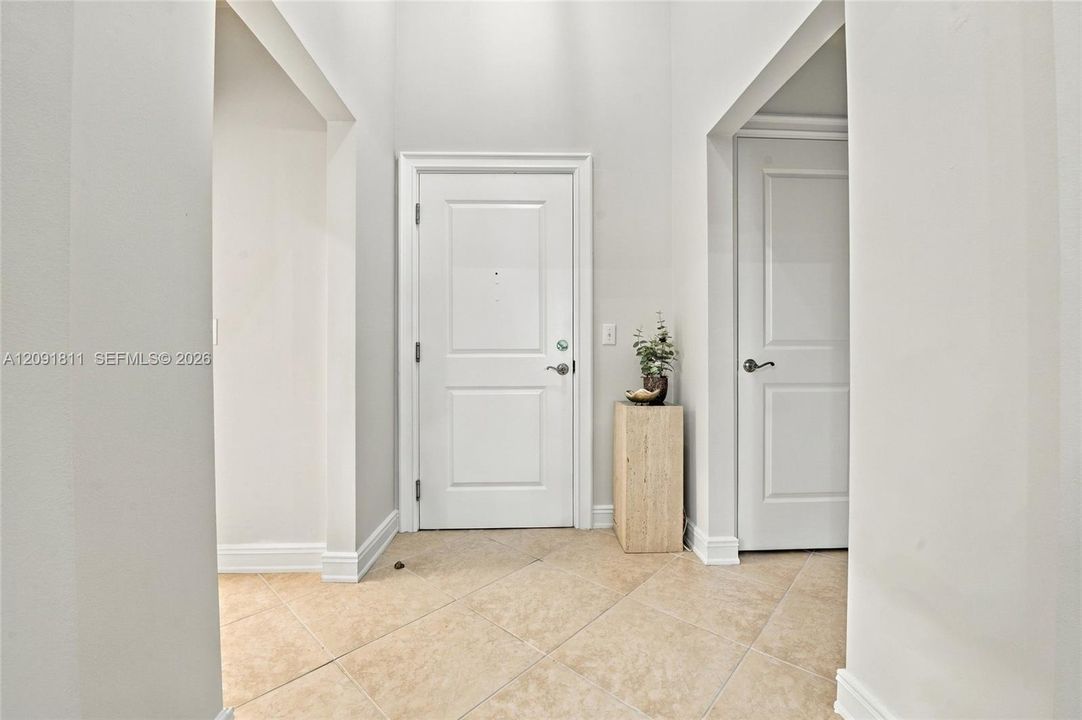 На продажу: $725,000 (3 спален, 2 ванн, 1742 Квадратных фут)