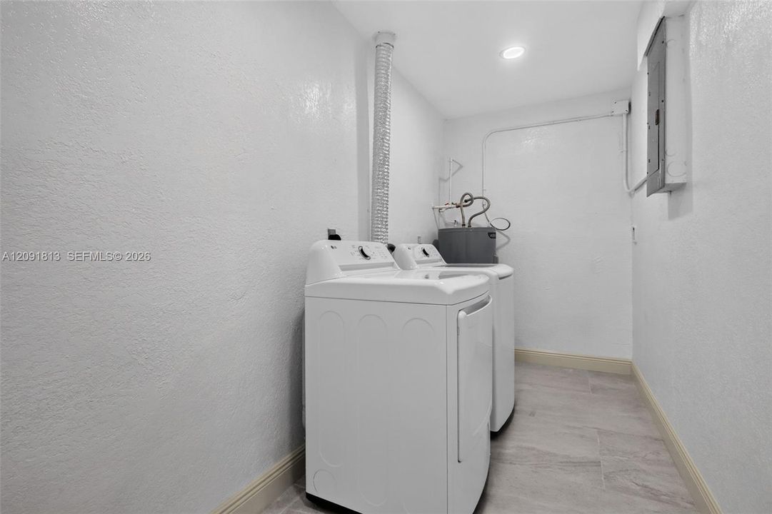 For Sale: $689,900 (5 beds, 3 baths, 2160 Square Feet)