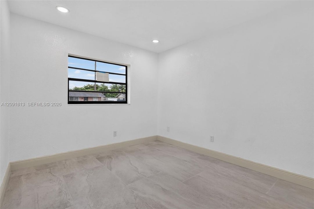 For Sale: $689,900 (5 beds, 3 baths, 2160 Square Feet)