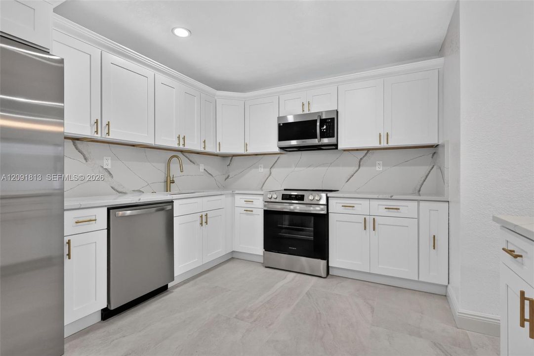 For Sale: $689,900 (5 beds, 3 baths, 2160 Square Feet)