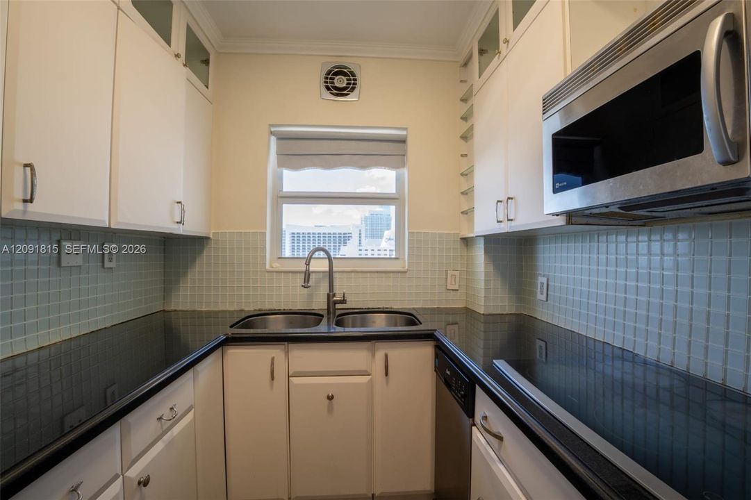 For Rent: $3,600 (2 beds, 2 baths, 1134 Square Feet)