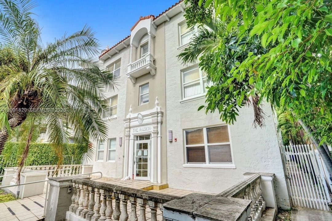 For Sale: $236,000 (1 beds, 1 baths, 440 Square Feet)