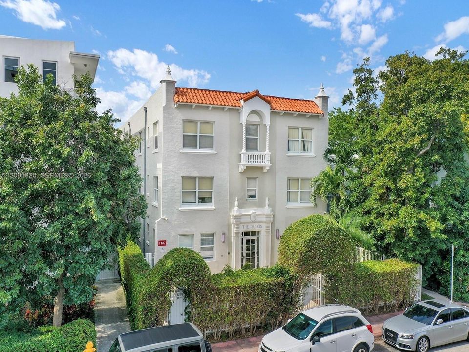 For Sale: $236,000 (1 beds, 1 baths, 440 Square Feet)