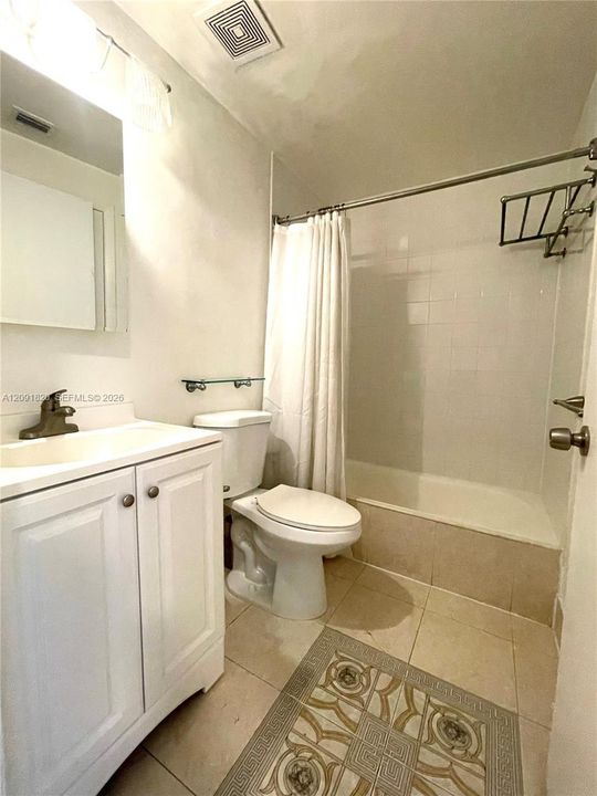 For Sale: $236,000 (1 beds, 1 baths, 440 Square Feet)