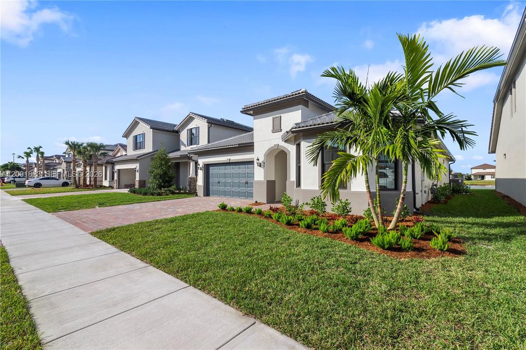 For Rent: $4,700 (3 beds, 2 baths, 2094 Square Feet)