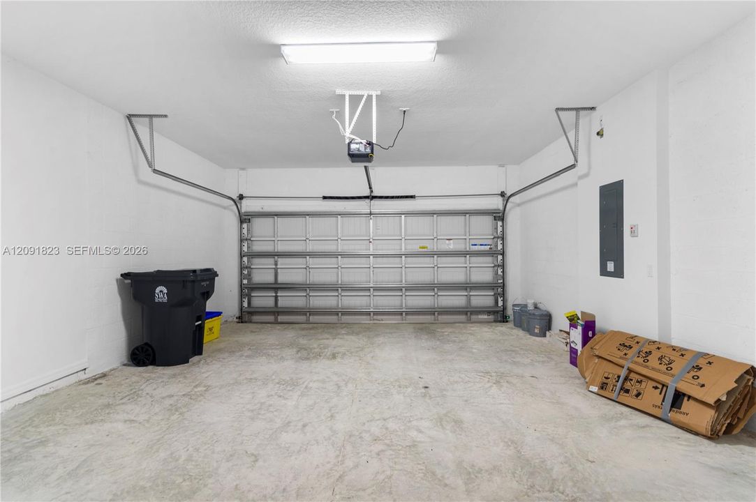 For Rent: $4,700 (3 beds, 2 baths, 2094 Square Feet)